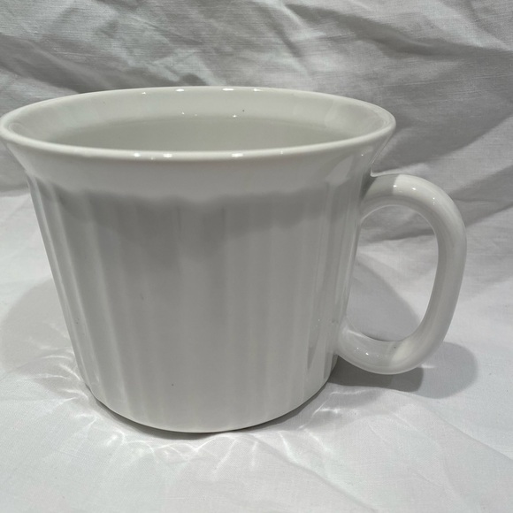 Corningware French White 20 ounce Meal Mug with Vented Lid - Picture 2 of 11